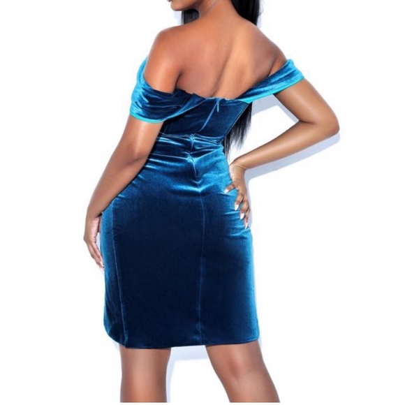 Miss Circle teal velvet party dress - Picture 4 of 6